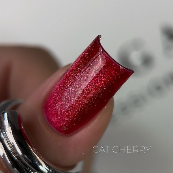 Гель-лак &laquo;котяче око&raquo; SAGA Professional Cat Shine gel polish #13 (cherry), 9 мл SG-CSHA-13 фото